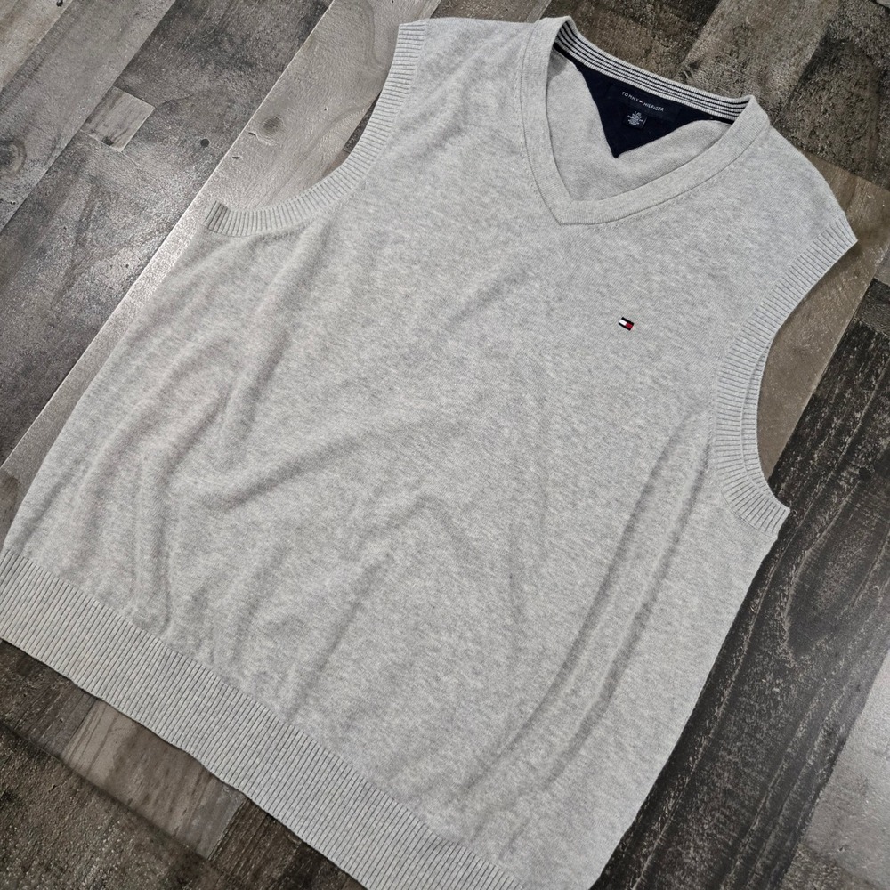 Tommy Hilfiger Heather Grey Knit V-Neck Sweater Vest Flag Logo Size L Y2K Preppy